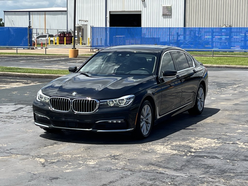 2018 BMW 7 Series Image 3