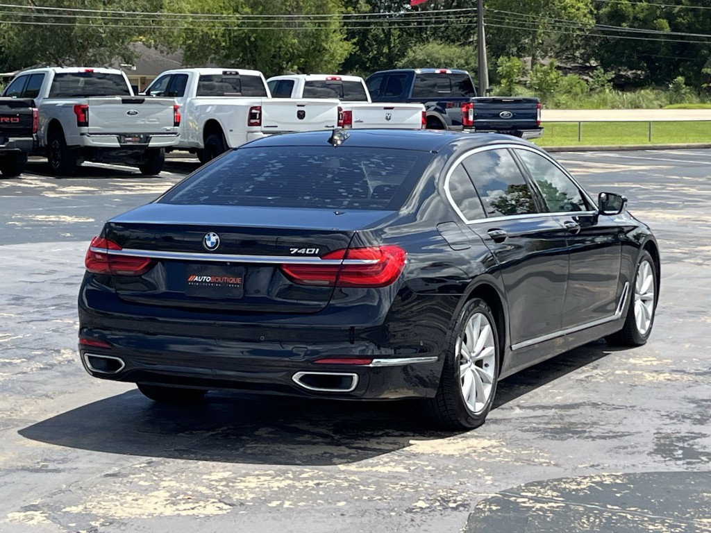 2018 BMW 7 Series Image 12