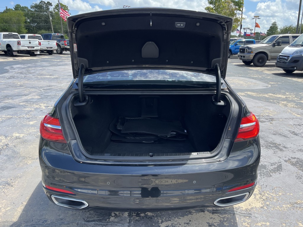 2018 BMW 7 Series Image 15