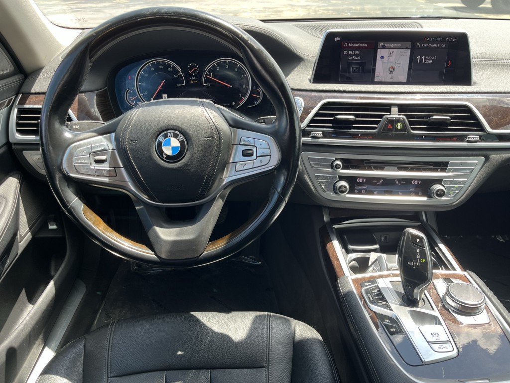 2018 BMW 7 Series Image 21