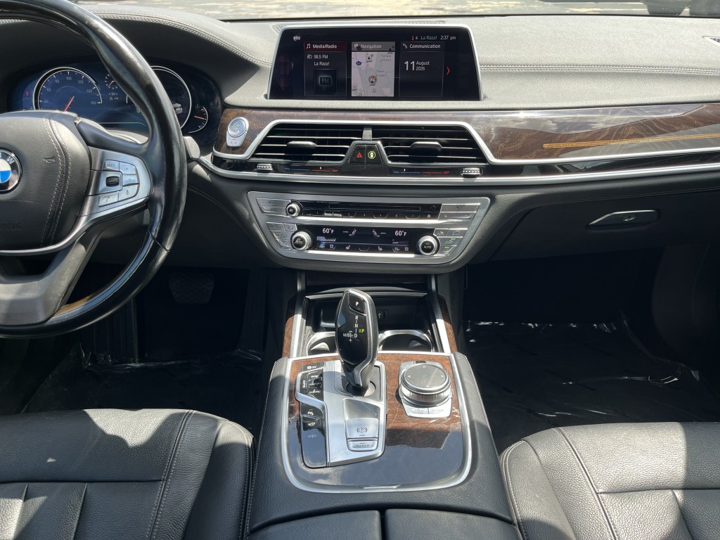 2018 BMW 7 Series Image 28