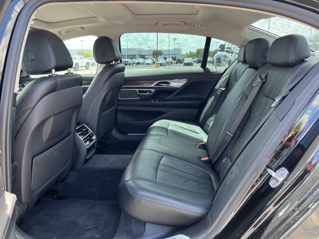 2018 BMW 7 Series Image 34