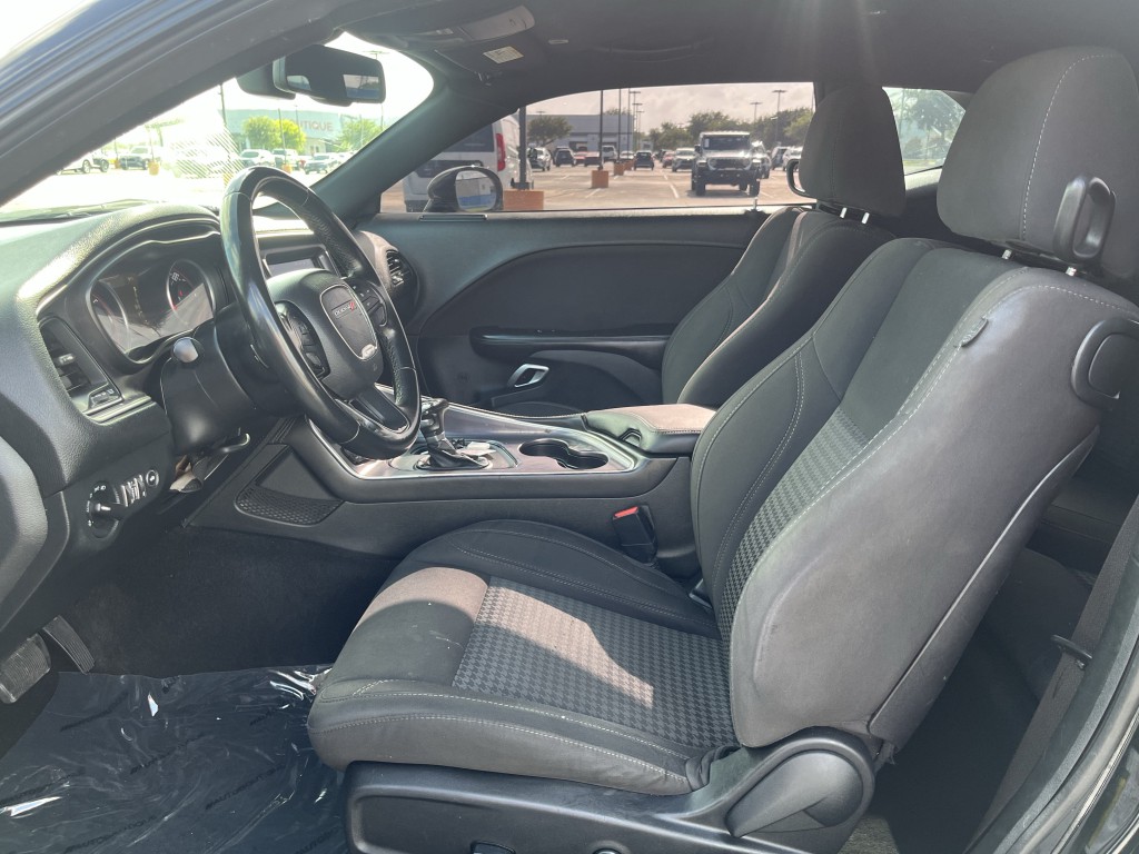 2018 Dodge Challenger Image 24