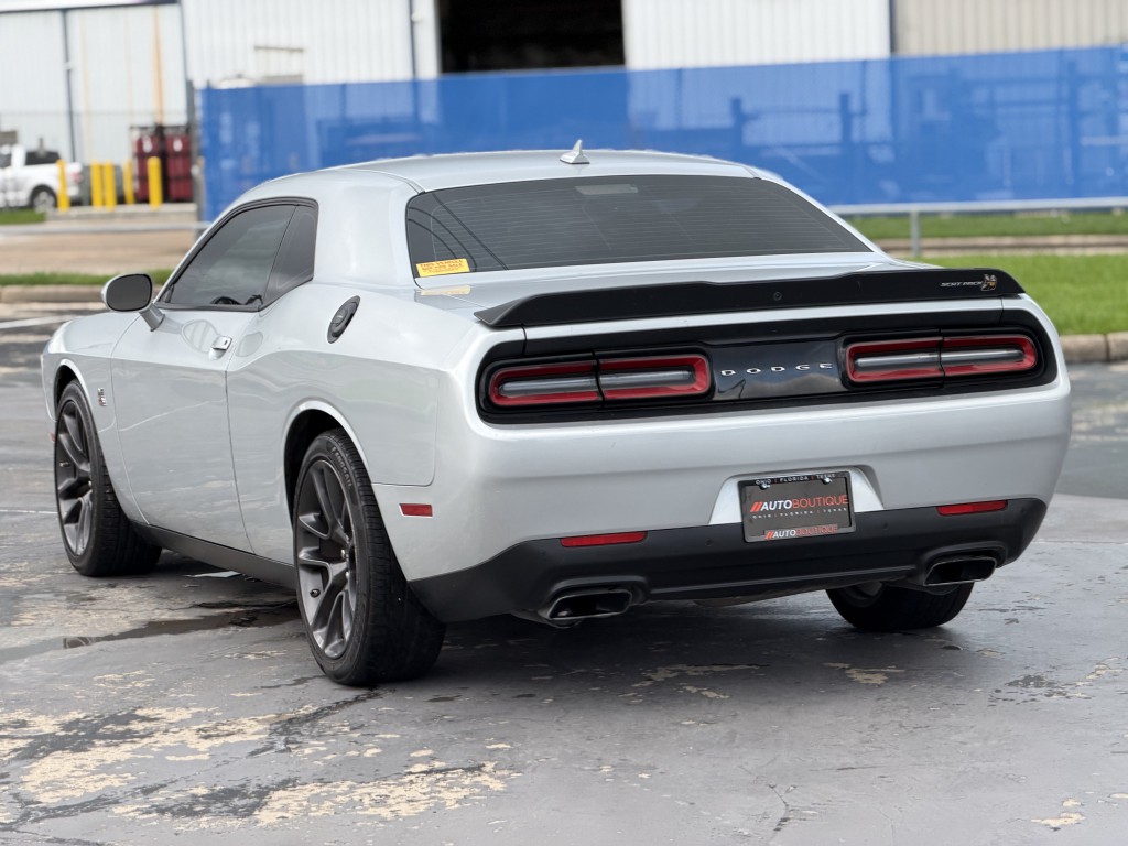 2022 Dodge Challenger Image 9