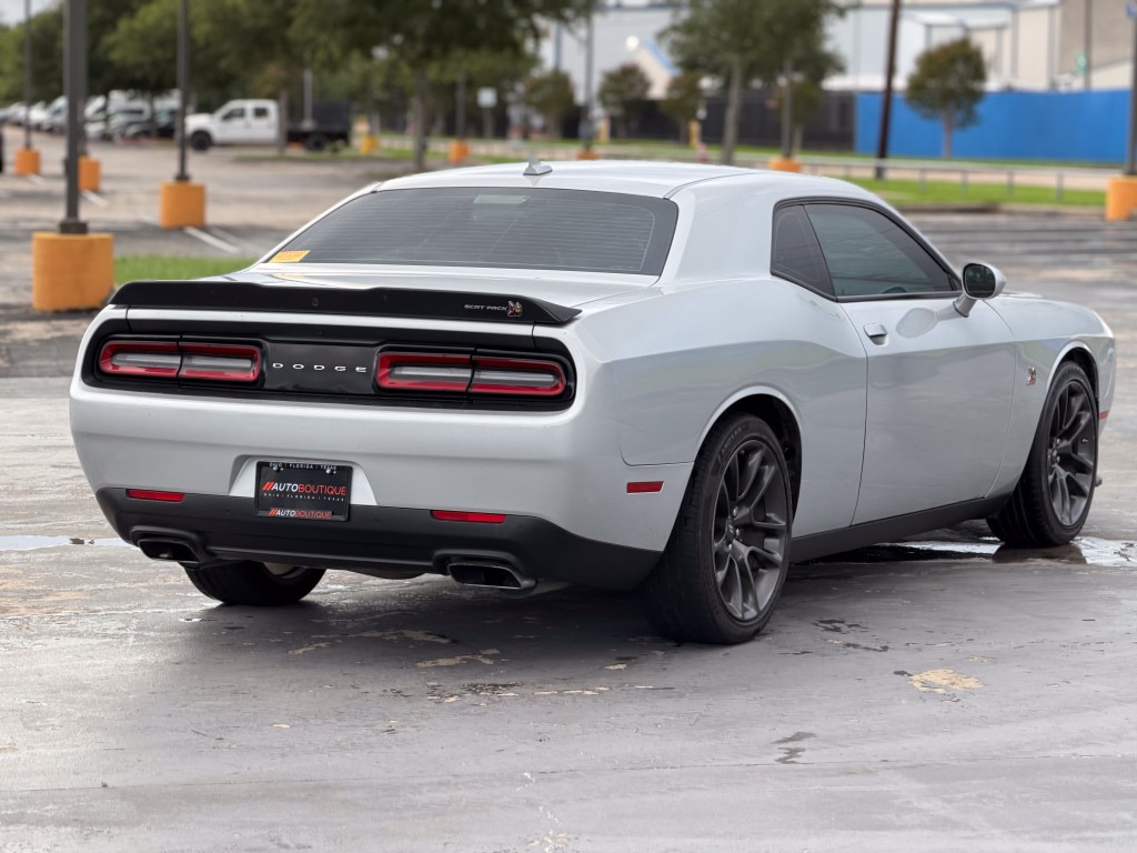 2022 Dodge Challenger Image 10