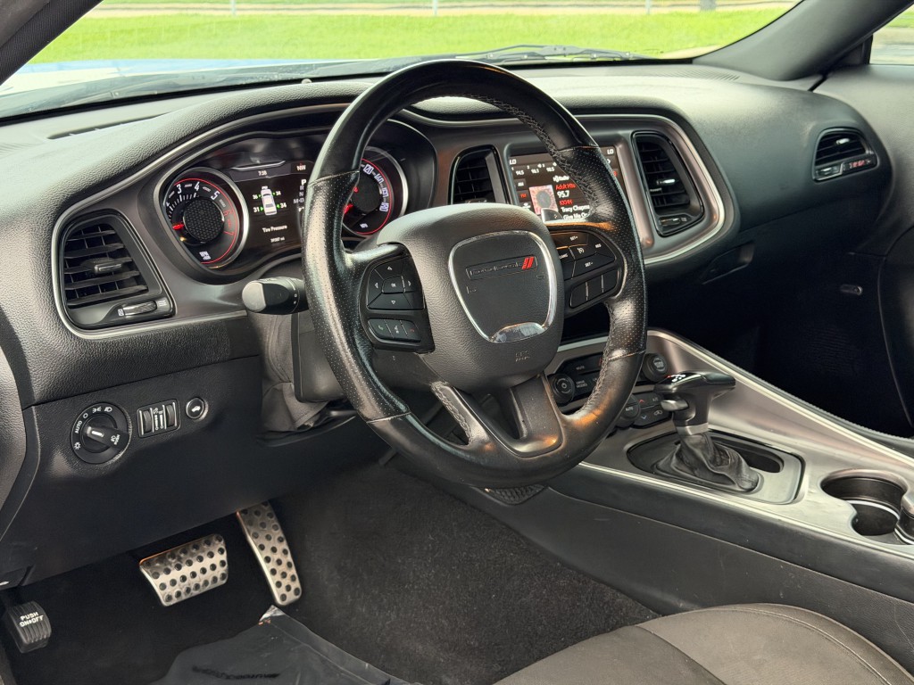 2022 Dodge Challenger Image 13