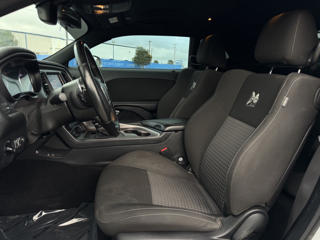 2022 Dodge Challenger Image 21