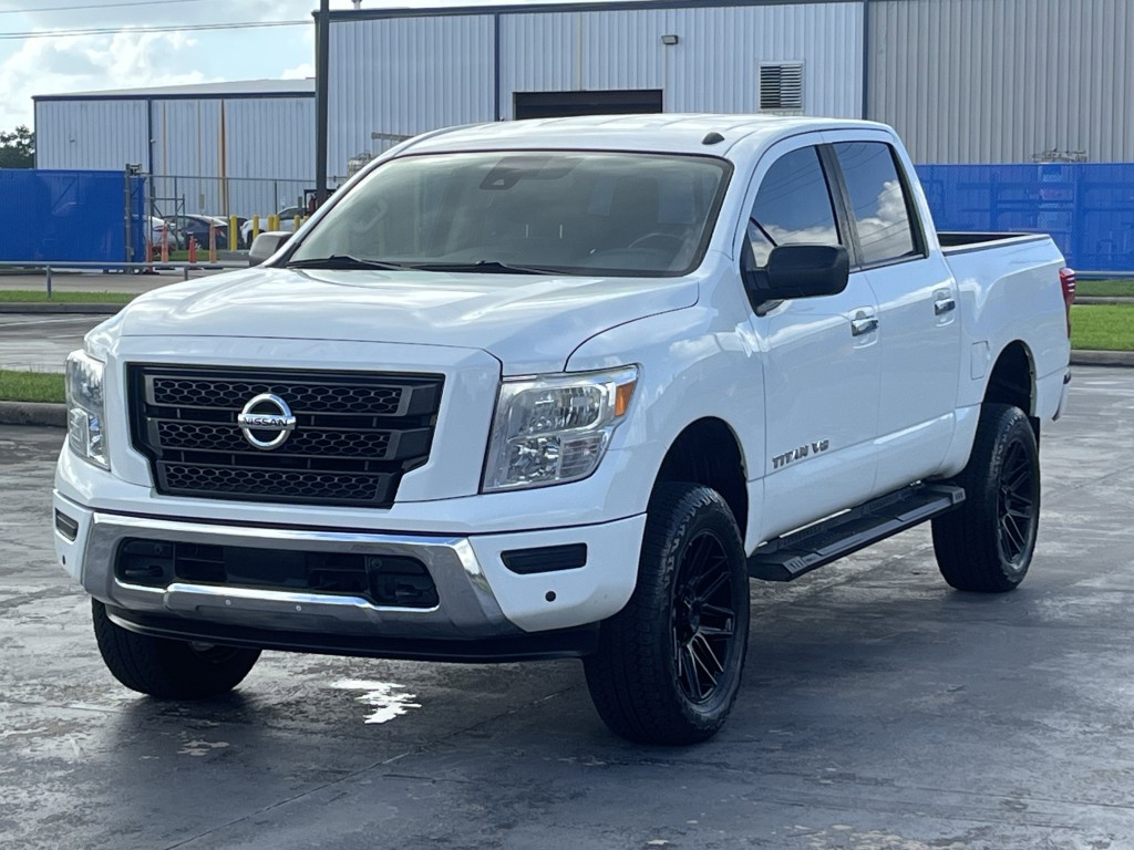 2020 Nissan Titan Image 5
