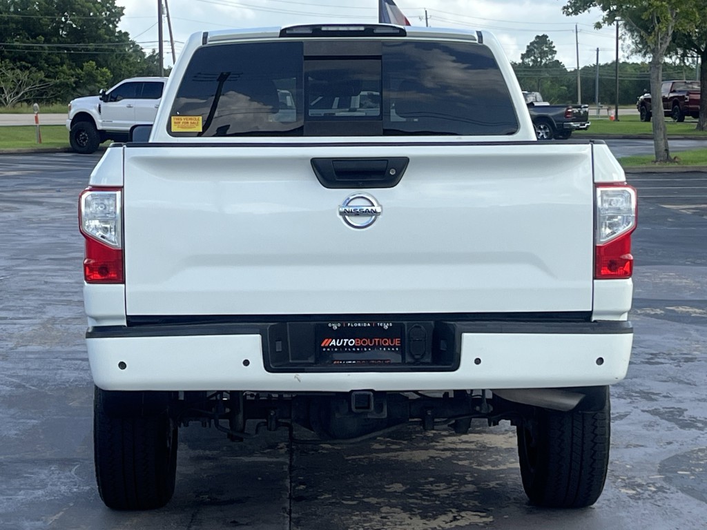 2020 Nissan Titan Image 7