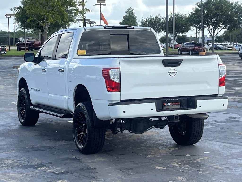 2020 Nissan Titan Image 8
