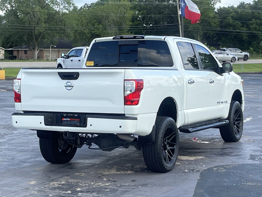 2020 Nissan Titan Image 9