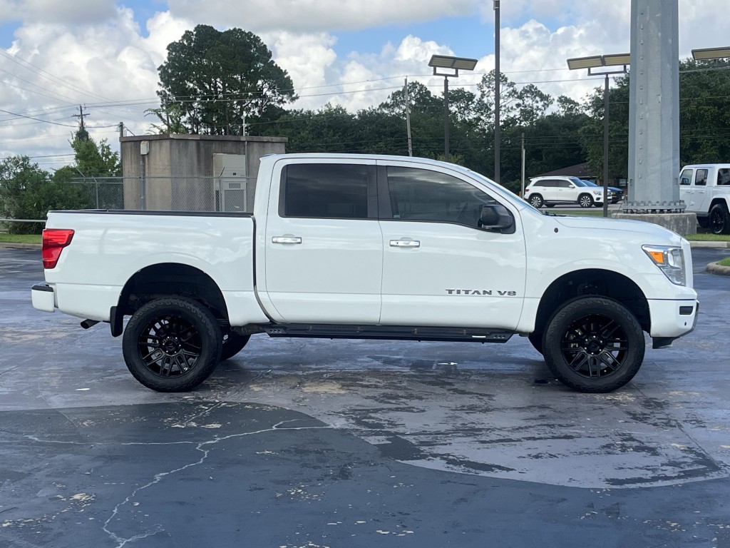 2020 Nissan Titan Image 10