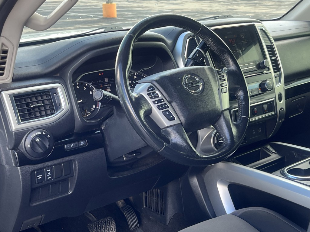 2020 Nissan Titan Image 12