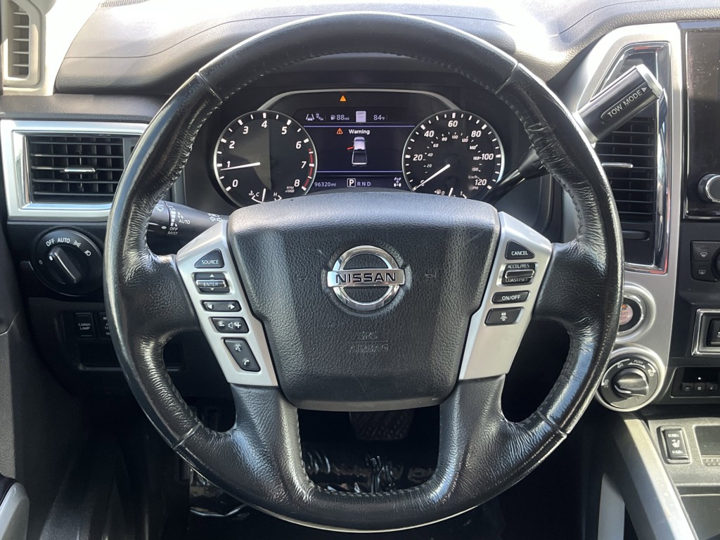 2020 Nissan Titan Image 15