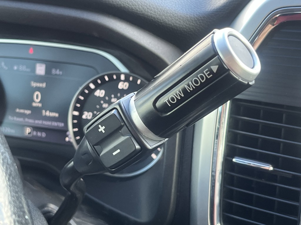 2020 Nissan Titan Image 19