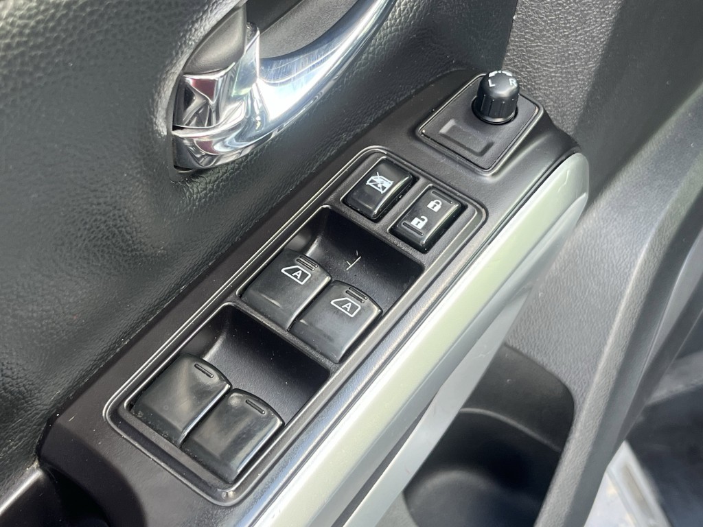 2020 Nissan Titan Image 24