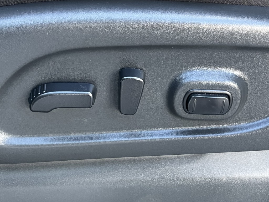 2020 Nissan Titan Image 25
