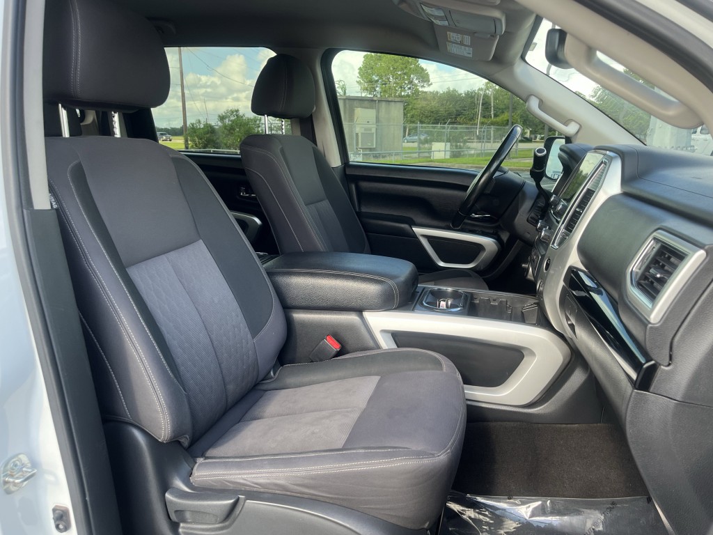 2020 Nissan Titan Image 27