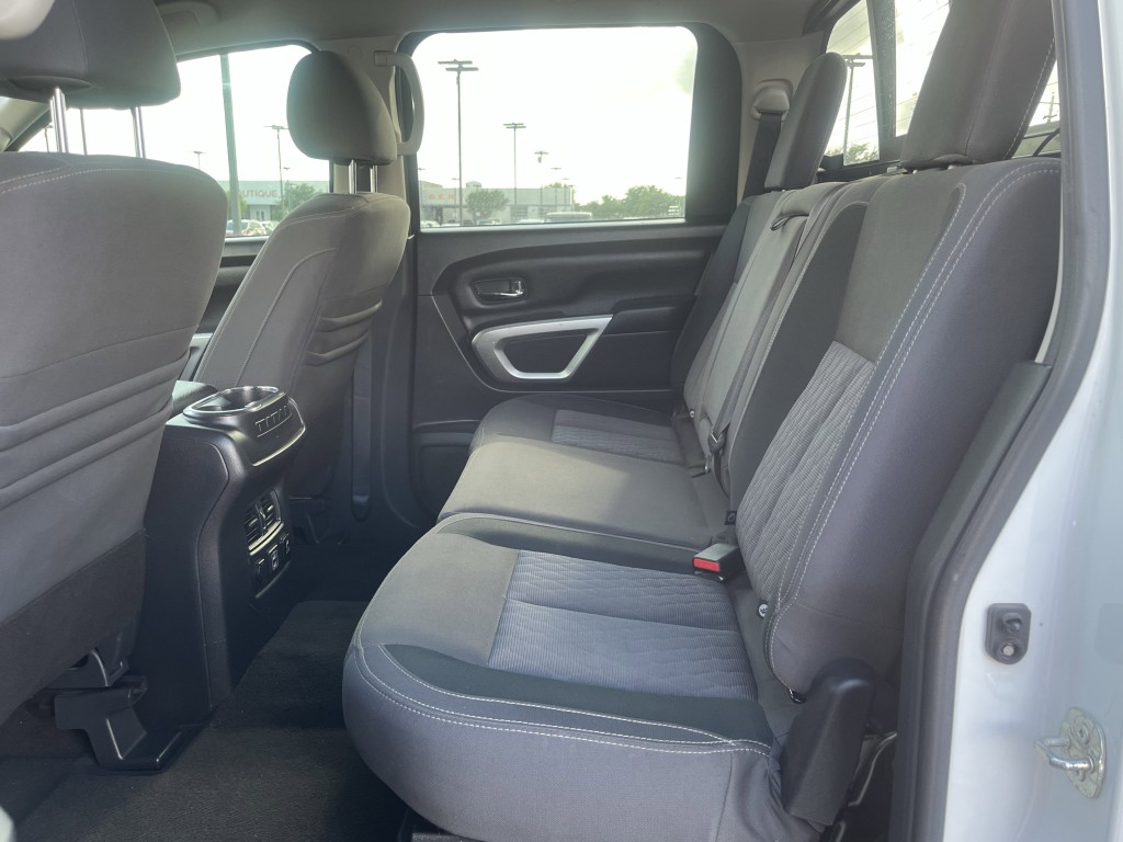 2020 Nissan Titan Image 28