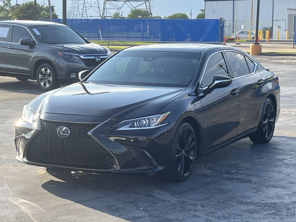 2024 Lexus ES Image 8