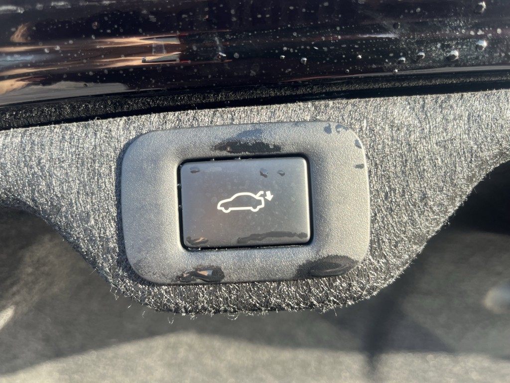 2024 Lexus ES Image 16