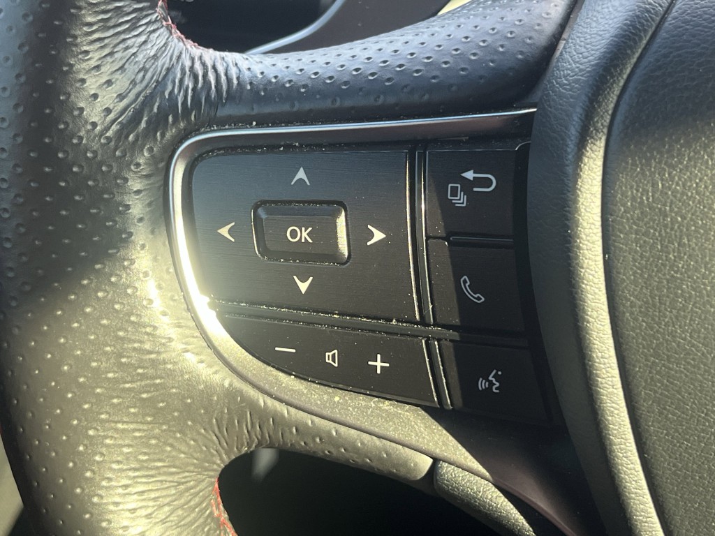 2024 Lexus ES Image 21