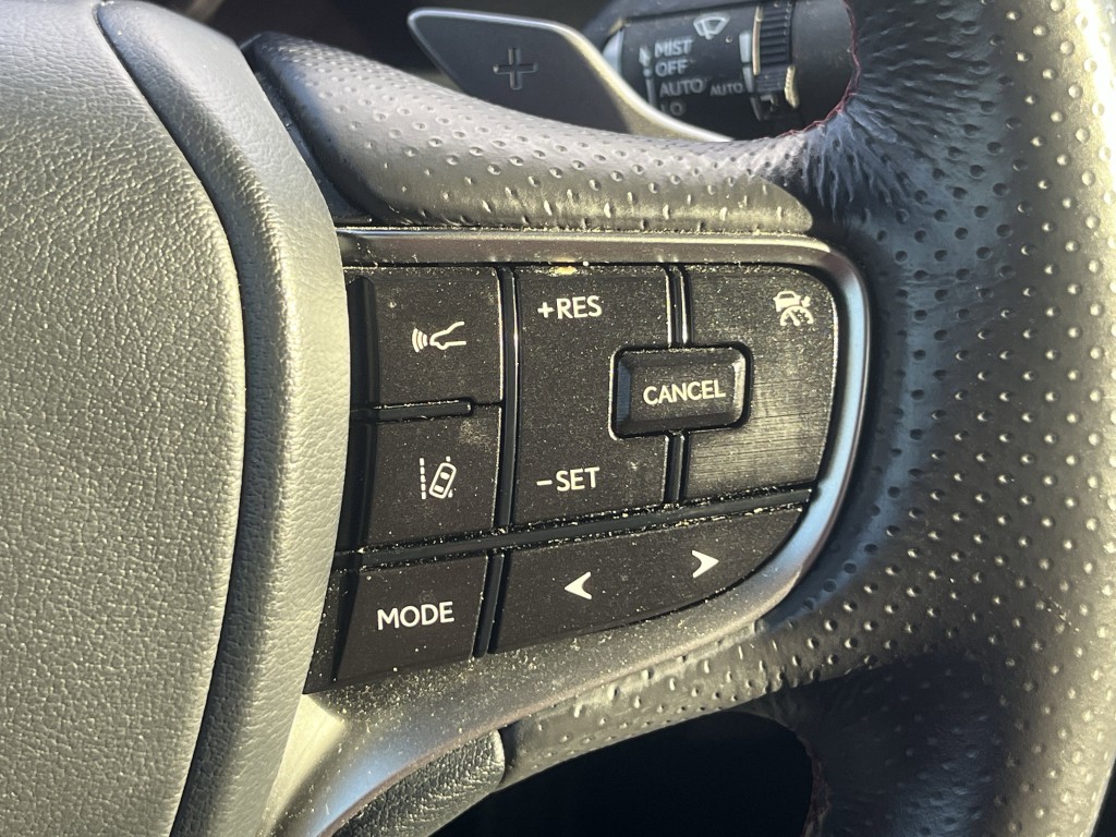 2024 Lexus ES Image 22
