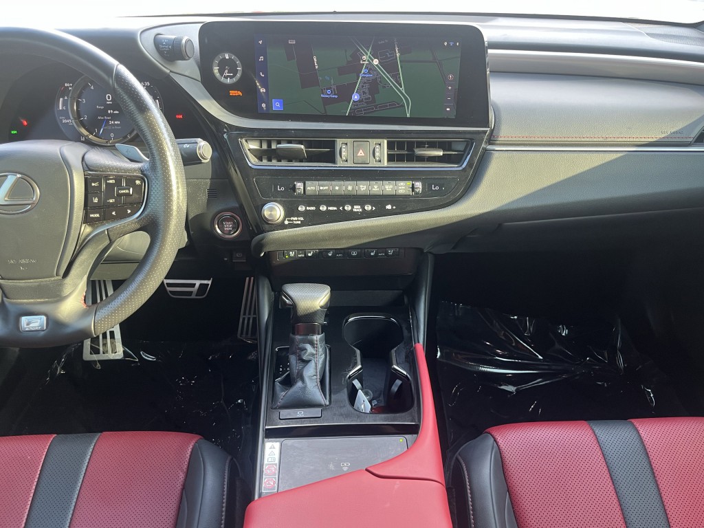 2024 Lexus ES Image 28