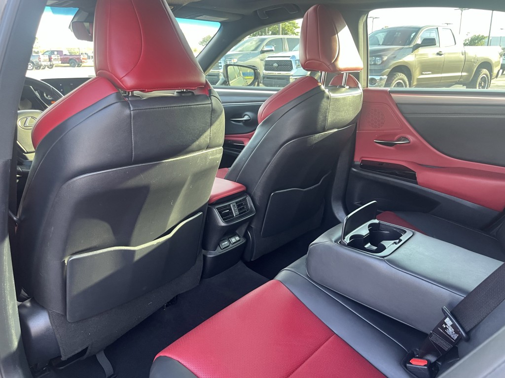 2024 Lexus ES Image 34