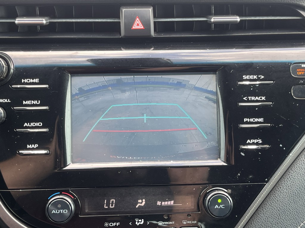2019 Toyota Camry Image 21
