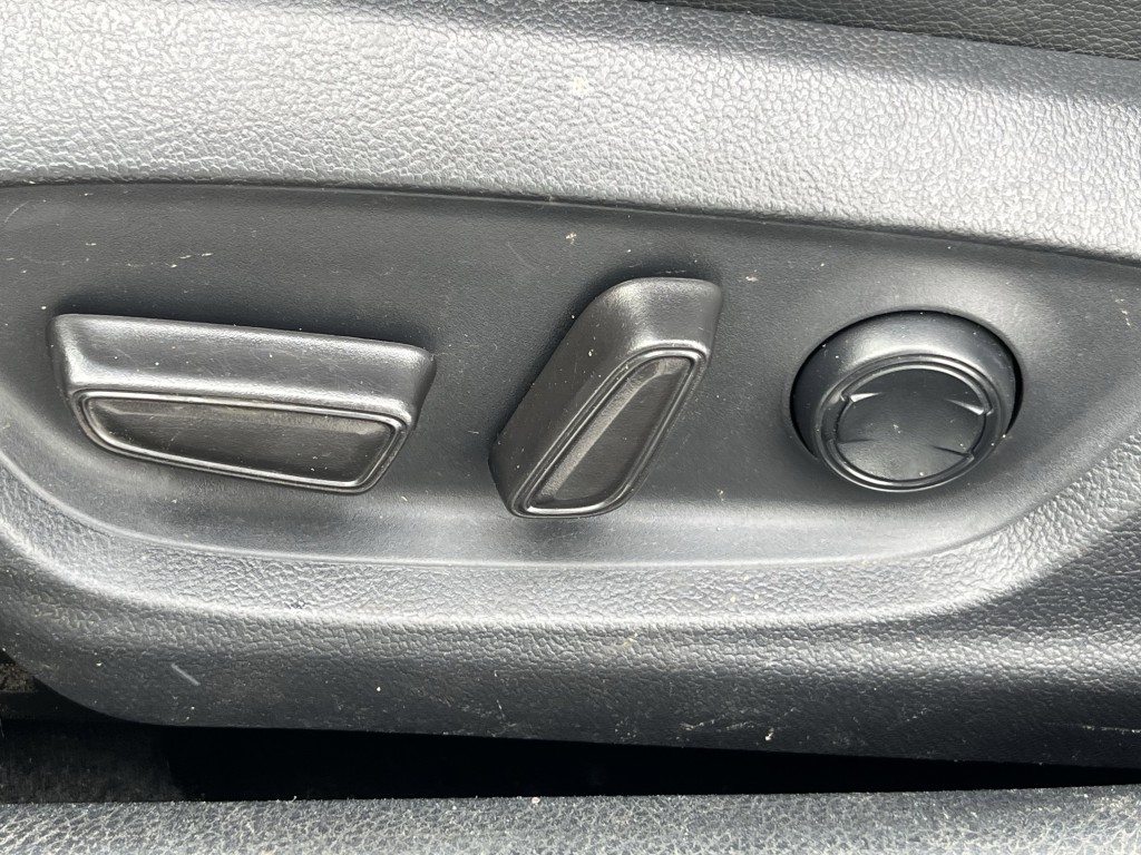 2019 Toyota Camry Image 25