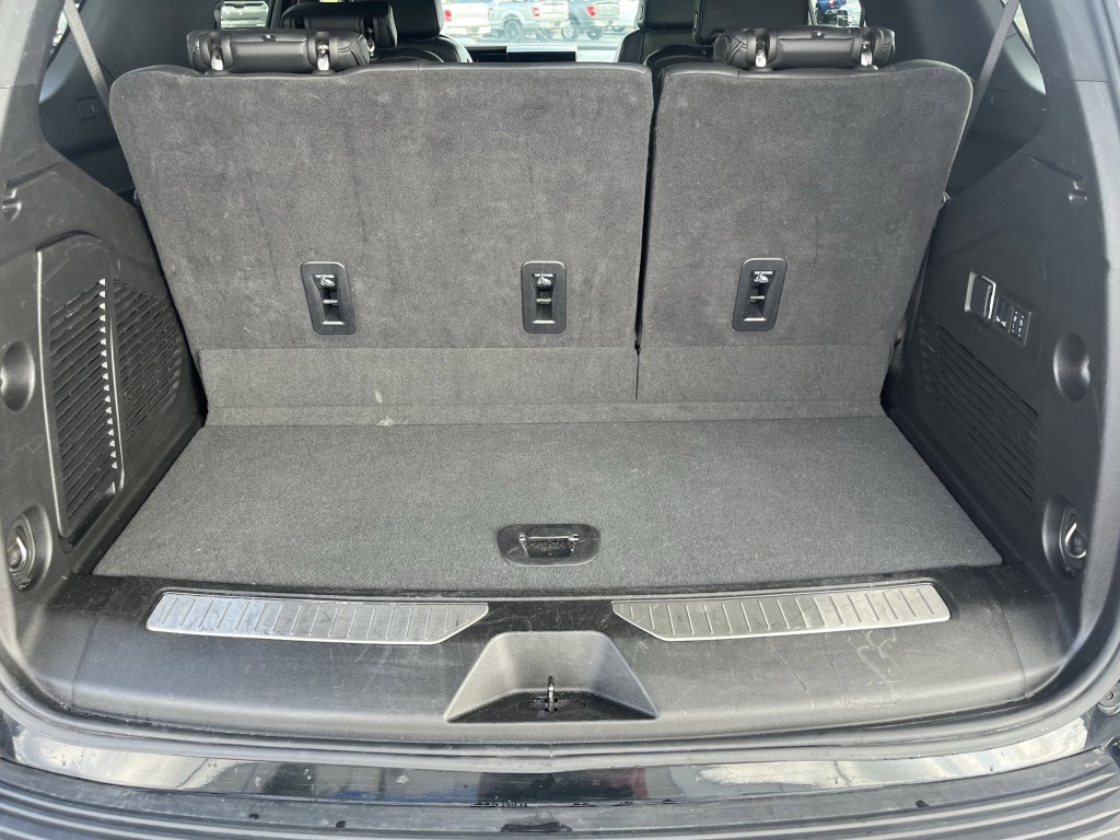 2025 GMC Yukon Image 12