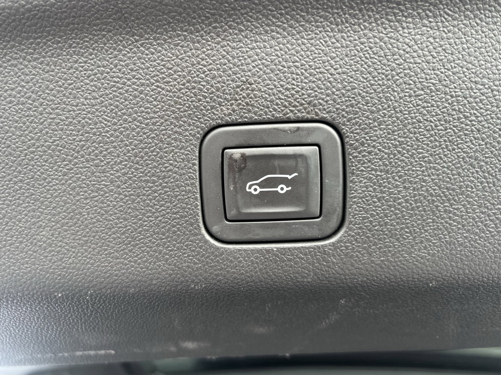 2025 GMC Yukon Image 13
