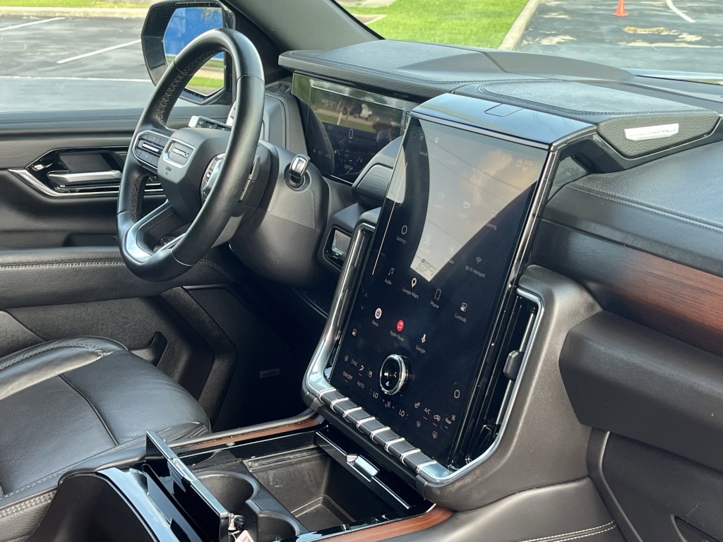 2025 GMC Yukon Image 16