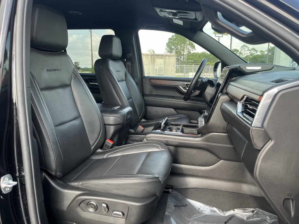 2025 GMC Yukon Image 29