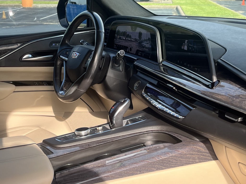 2021 Cadillac Escalade Image 17