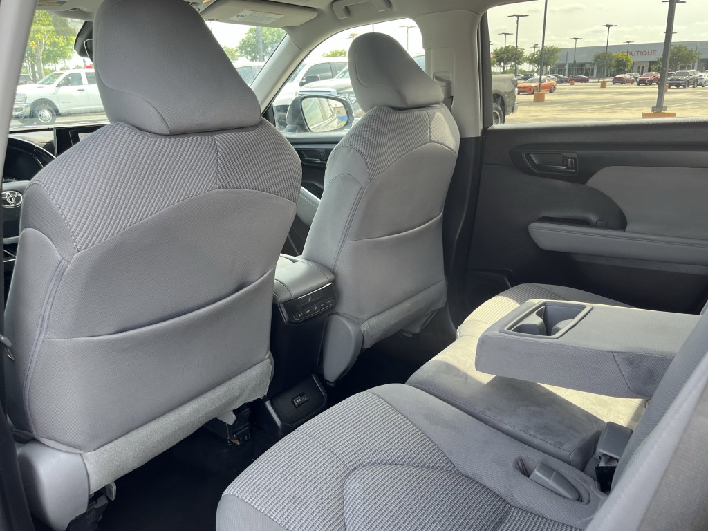 2023 Toyota Highlander Image 30