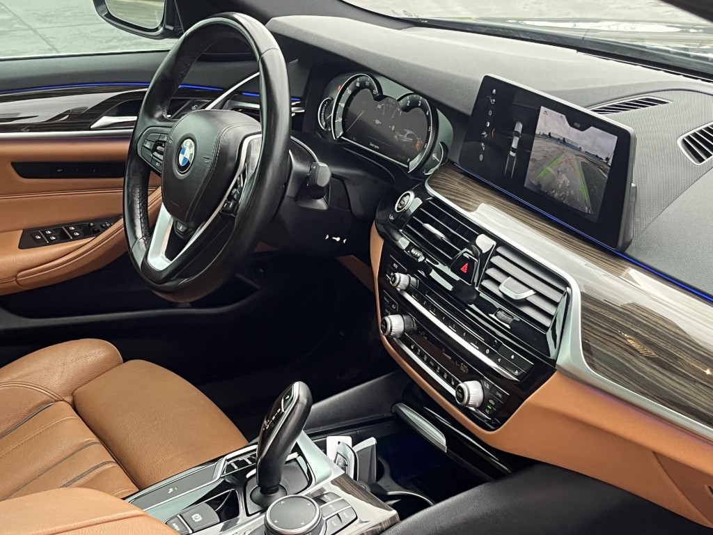 2018 BMW 5 Series Image 16