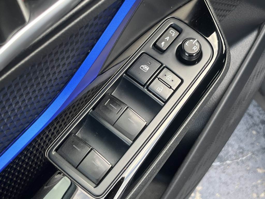 2020 Toyota C-HR Image 25