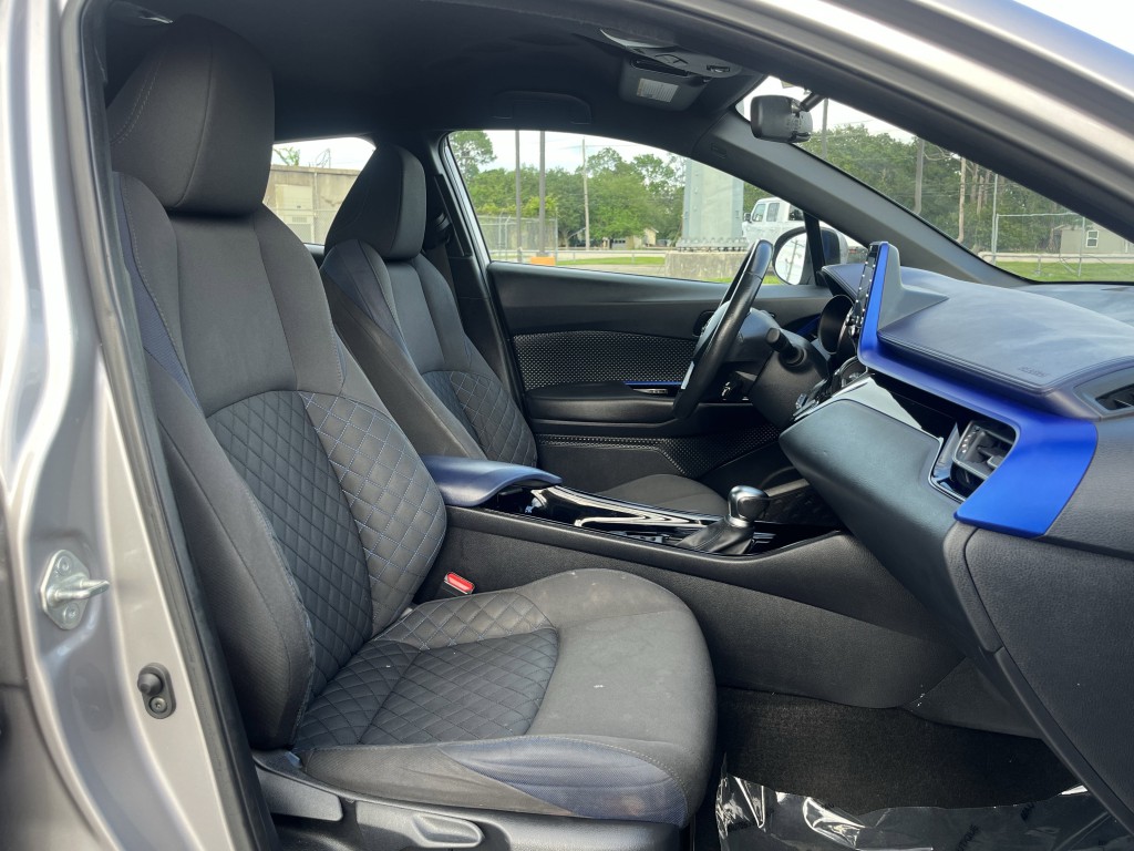 2020 Toyota C-HR Image 27