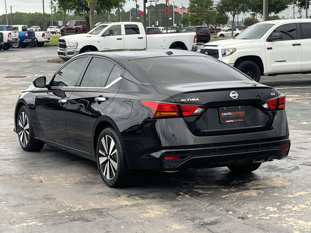 2021 Nissan Altima Image 8