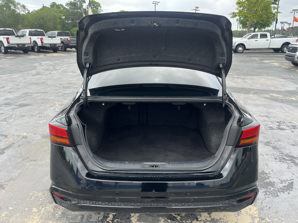 2021 Nissan Altima Image 11