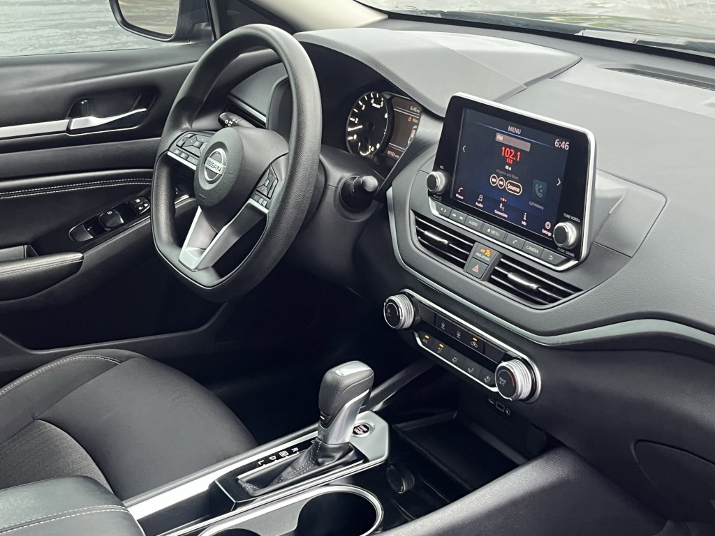 2021 Nissan Altima Image 15