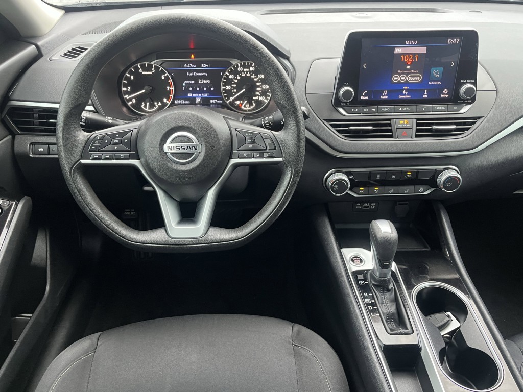 2021 Nissan Altima Image 16