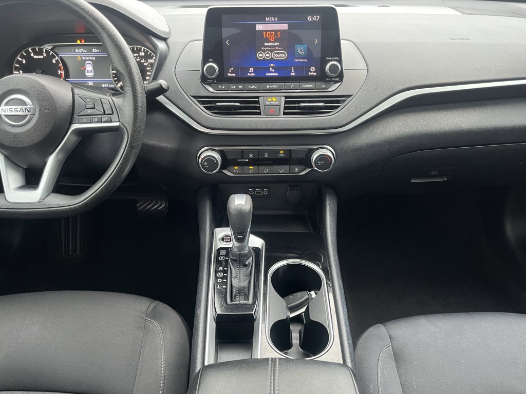 2021 Nissan Altima Image 25