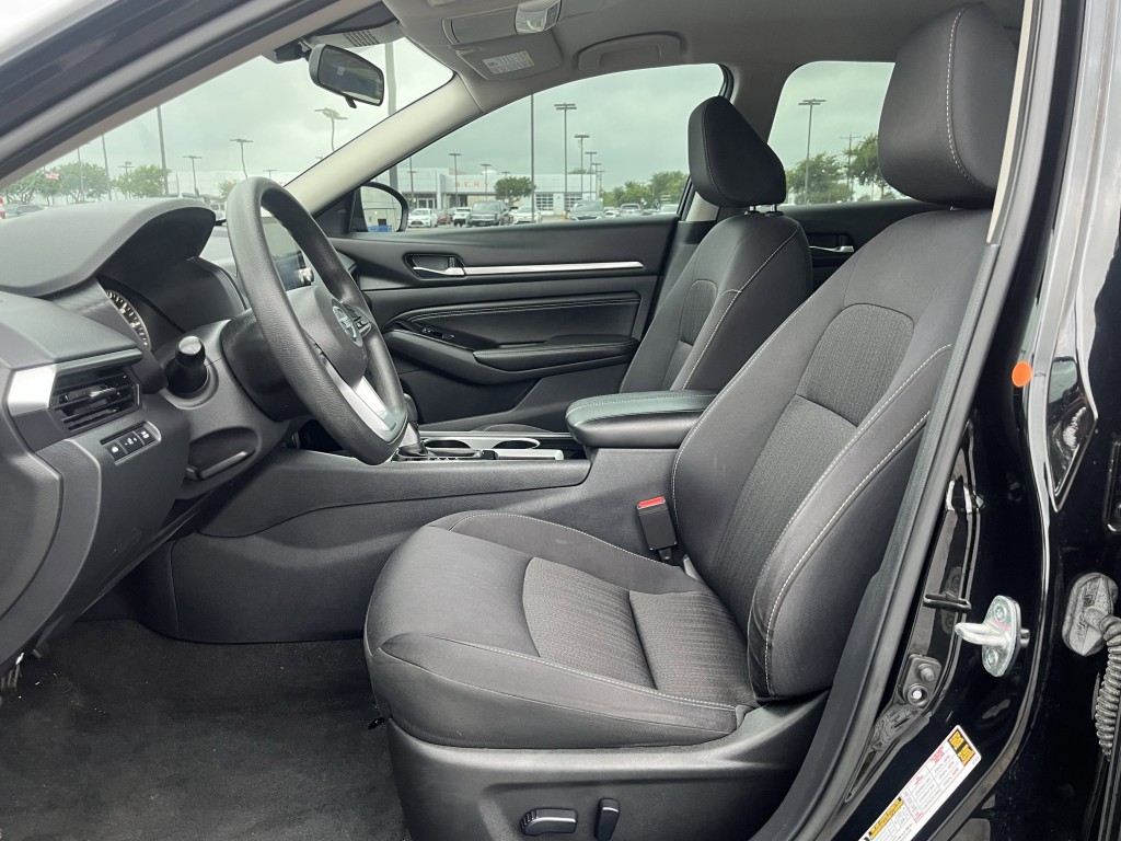 2021 Nissan Altima Image 28