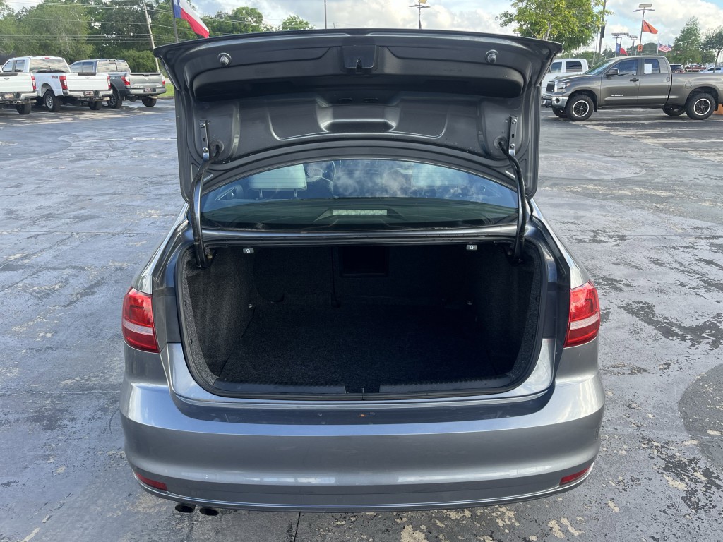2015 Volkswagen Jetta Image 11