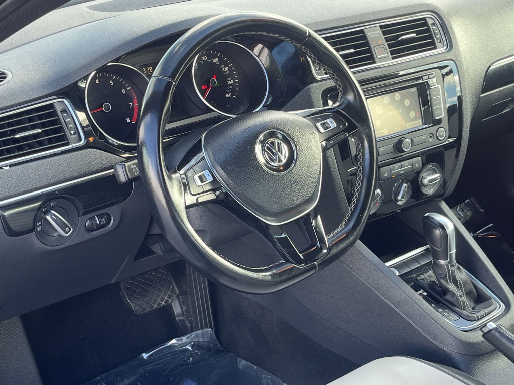 2015 Volkswagen Jetta Image 14