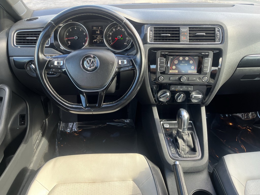 2015 Volkswagen Jetta Image 16