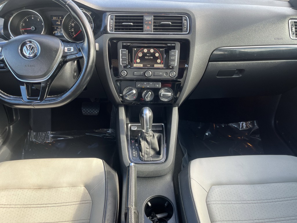 2015 Volkswagen Jetta Image 24